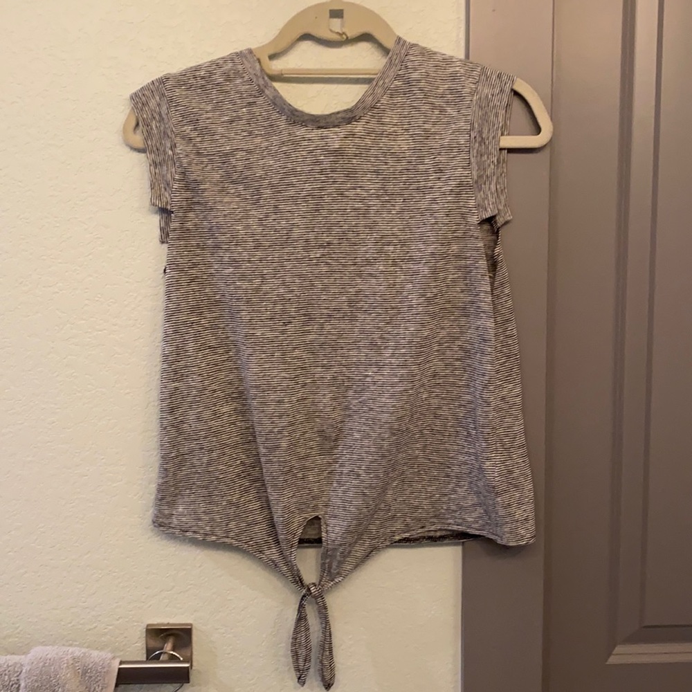 Cupcakes & Cashmere front tie shirt